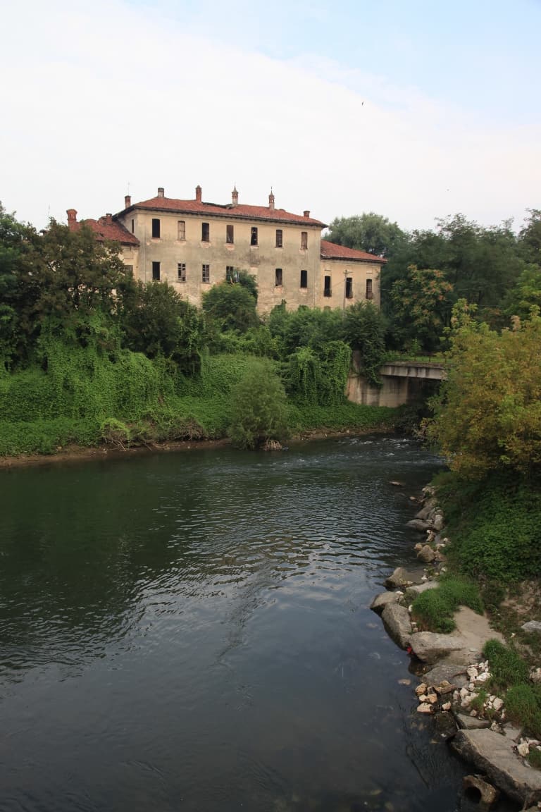 Sgombero cantine di Landriano |  Traslochi EM